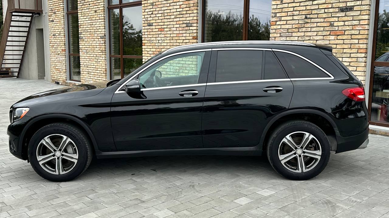 MERCEDES-BENZ GLC 300 2016