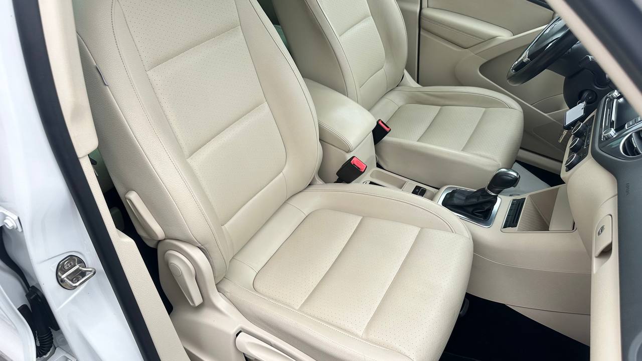 VOLKSWAGEN TIGUAN S 2011