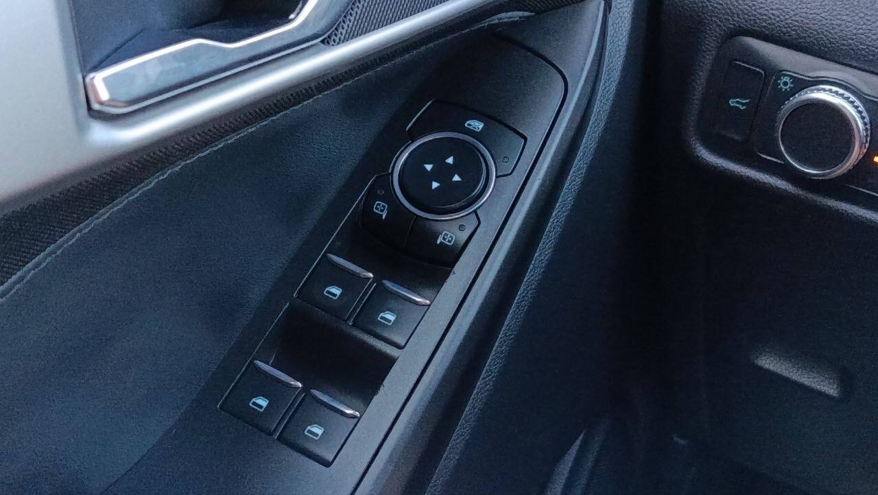 FORD EXPLORER XLT 2020