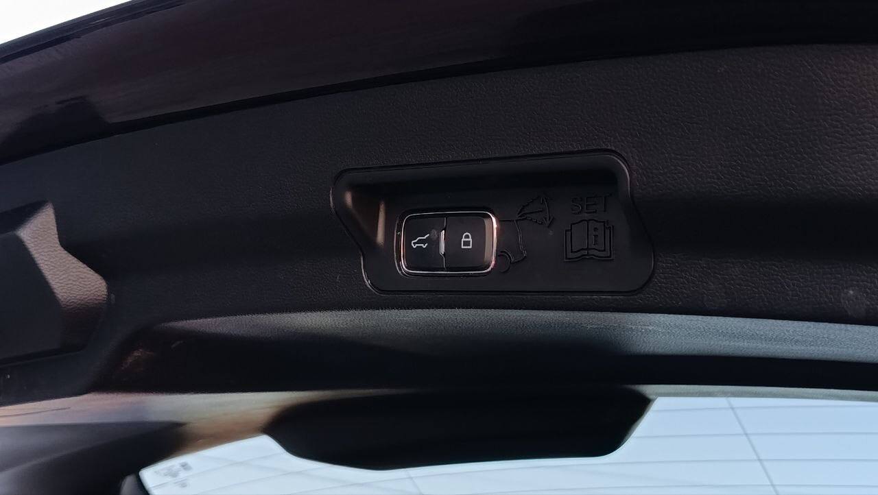 FORD EXPLORER XLT 2020