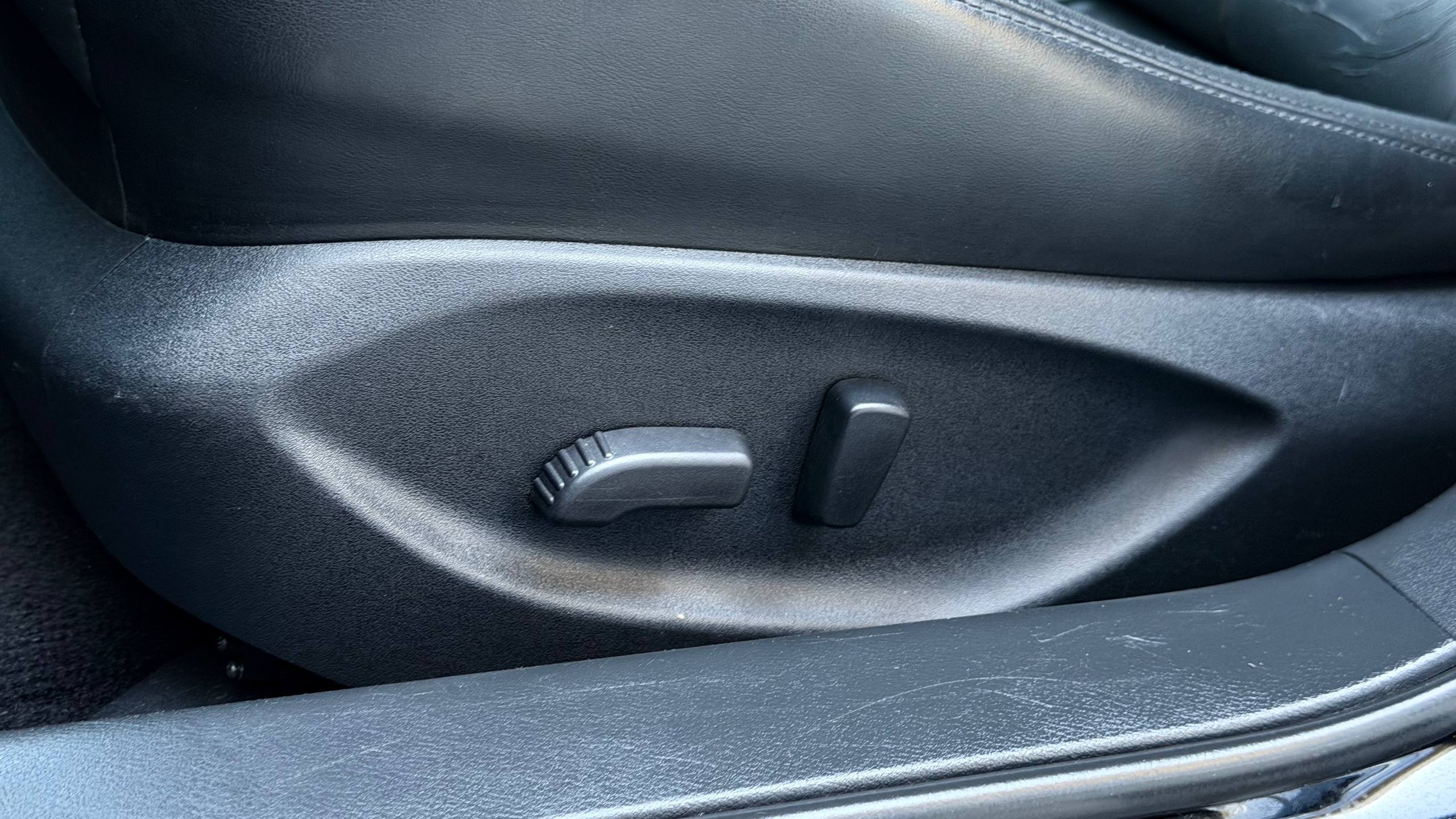 INFINITI Q50 BASE 2017