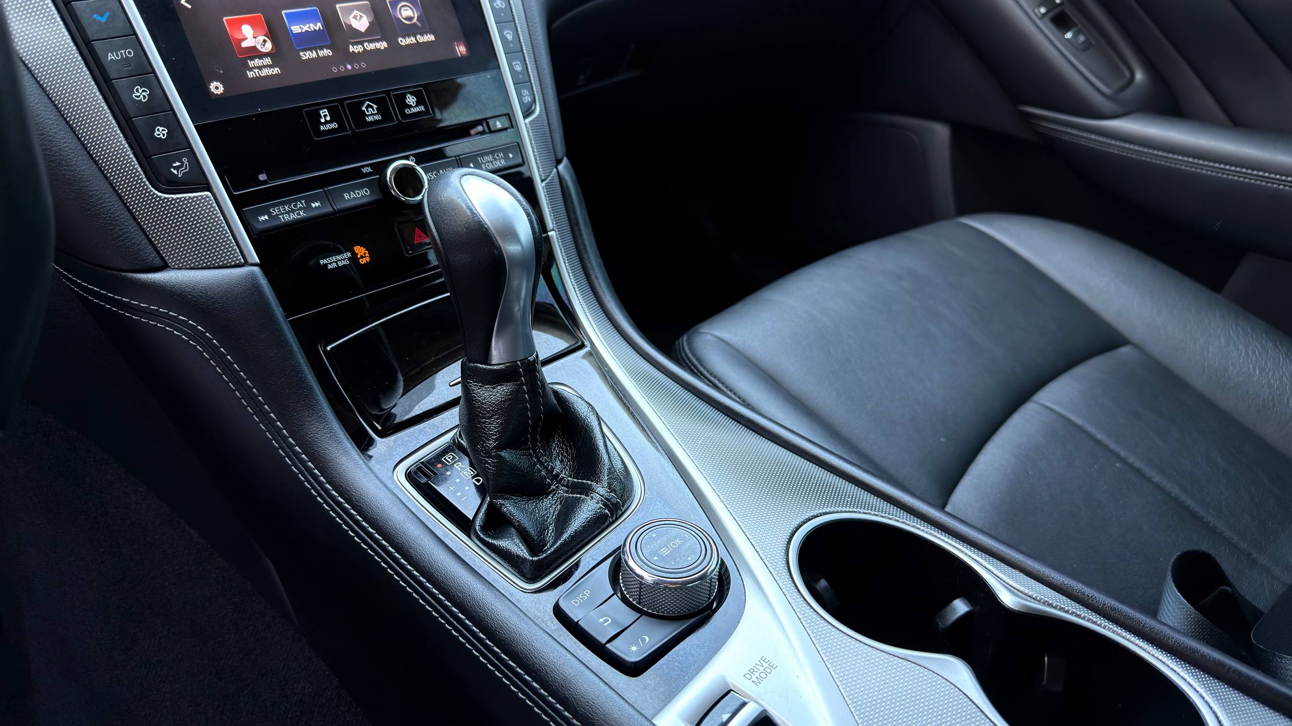 INFINITI Q50 BASE 2017