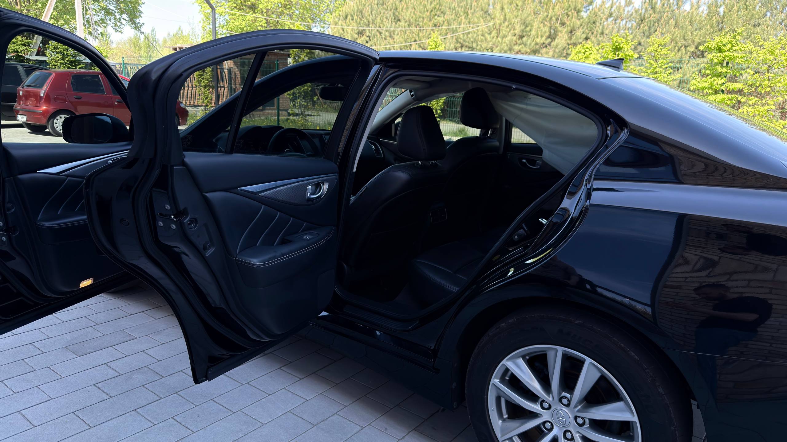 INFINITI Q50 BASE 2017