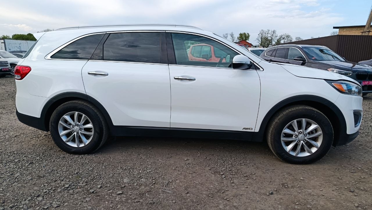 KIA SORENTO LX 2015