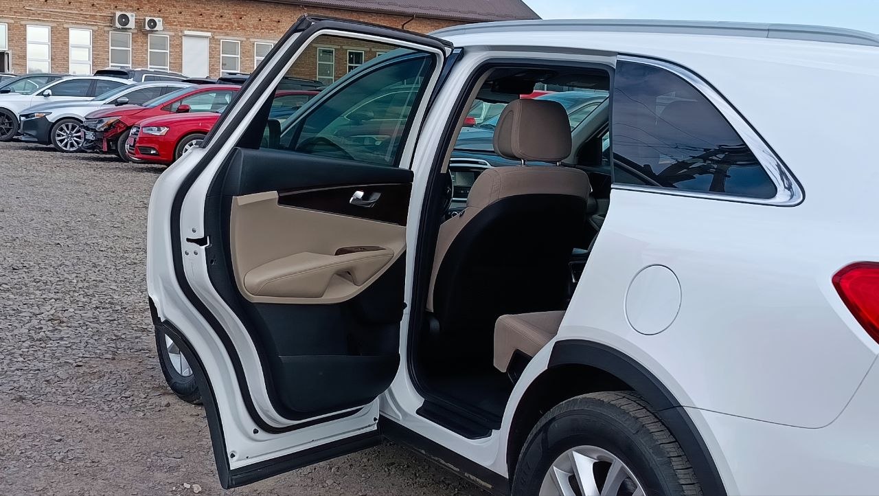KIA SORENTO LX 2015
