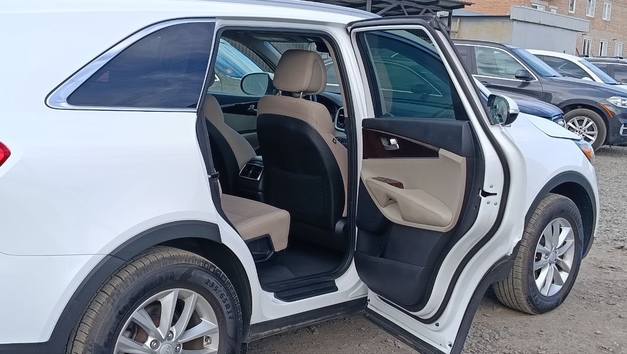 KIA SORENTO LX 2015
