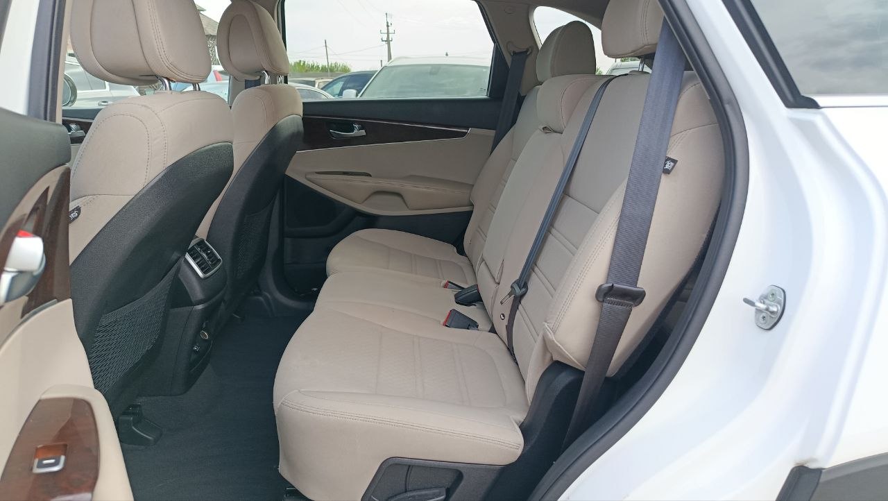 KIA SORENTO LX 2015