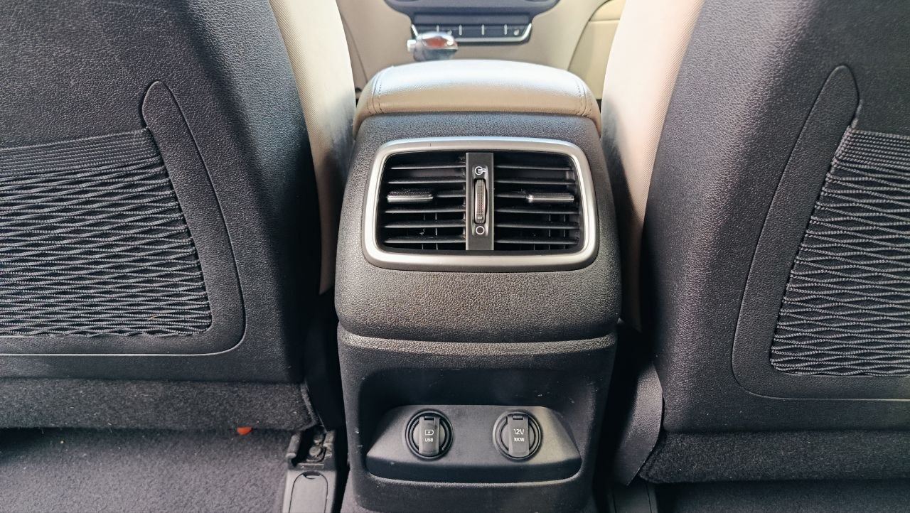 KIA SORENTO LX 2015