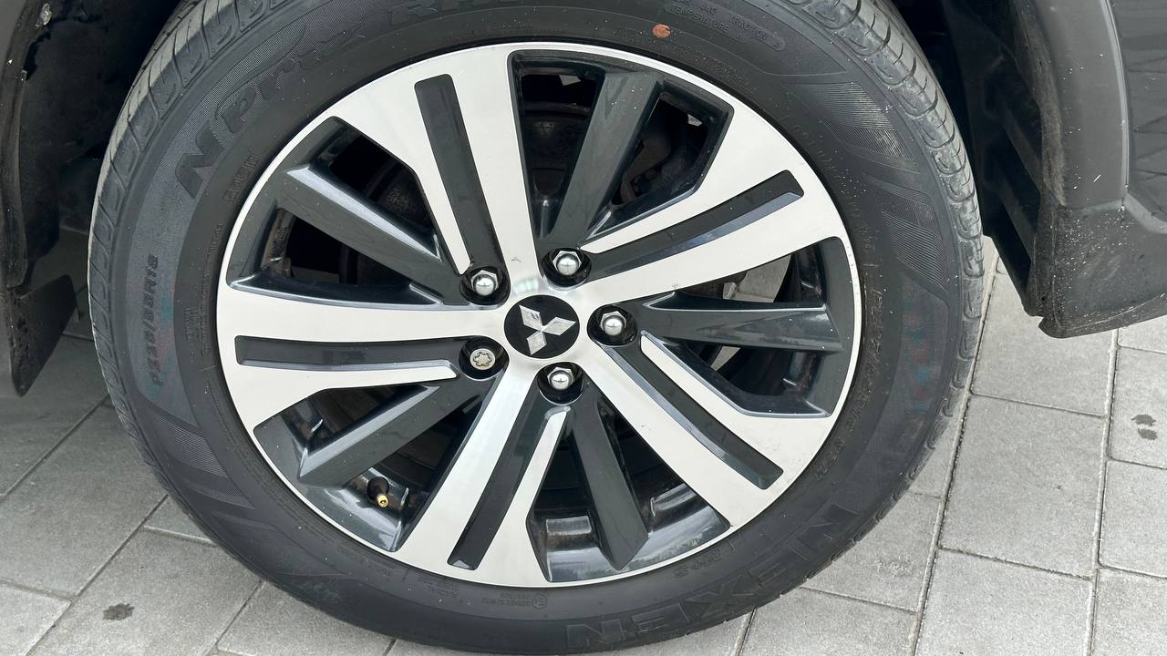 MITSUBISHI OUTLANDER SPORT ES 2019