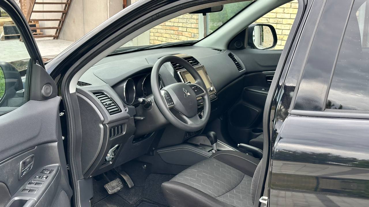 MITSUBISHI OUTLANDER SPORT ES 2019