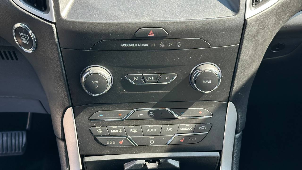 FORD EDGE SEL 2019
