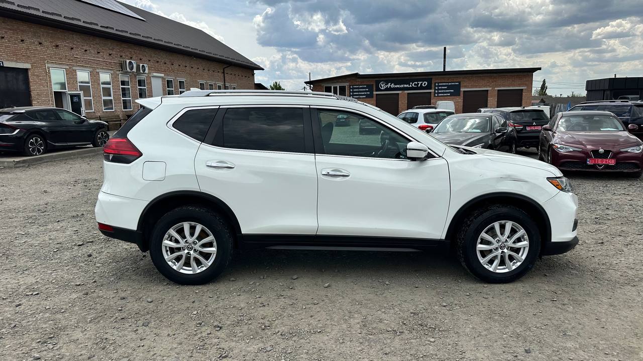 NISSAN ROGUE SV 2017