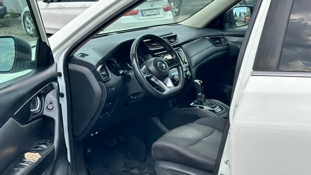 NISSAN ROGUE SV 2017