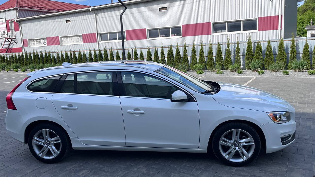 VOLVO V60 PREMIER 2013