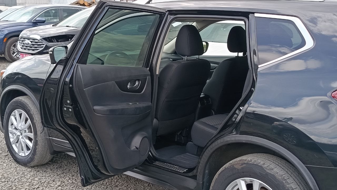 NISSAN ROGUE SV 2017