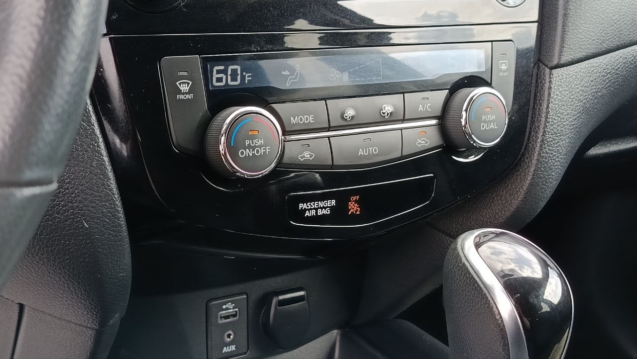 NISSAN ROGUE SV 2017