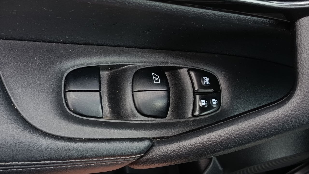 NISSAN ROGUE SV 2017