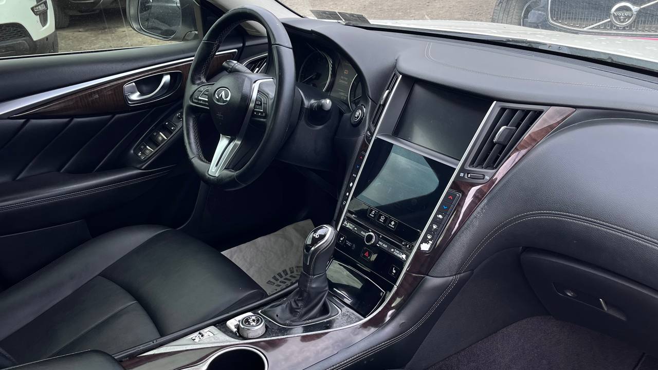 INFINITI Q50 LUXE 2017