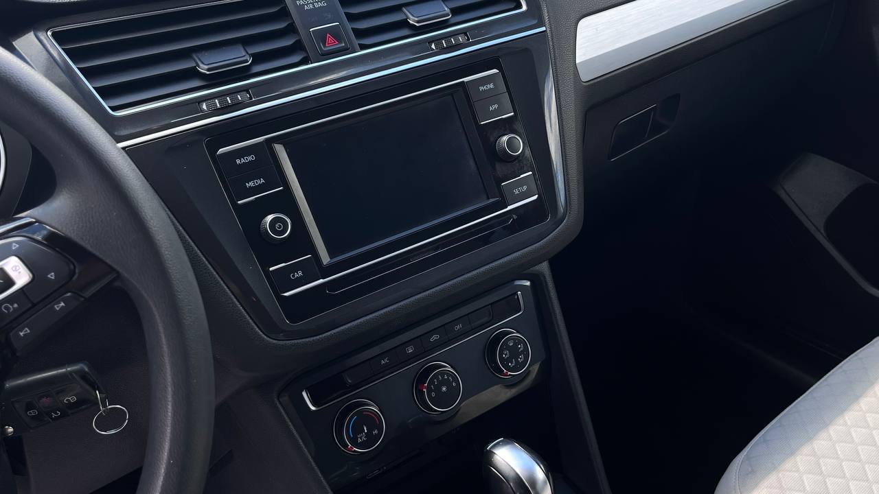 VOLKSWAGEN TIGUAN S 2017