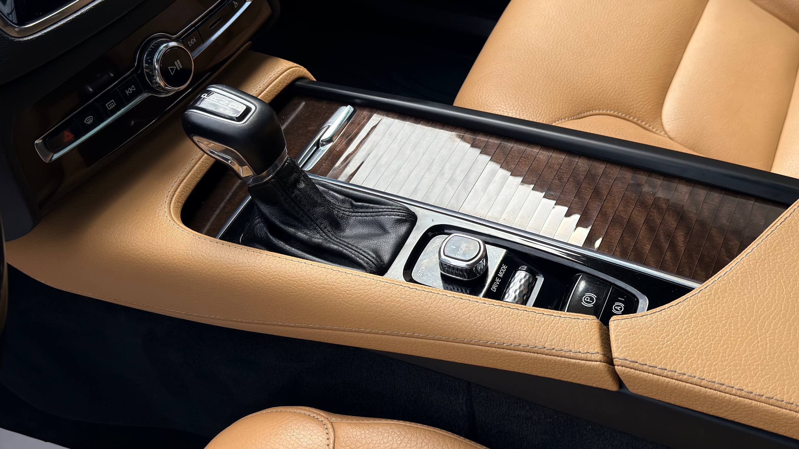 VOLVO XC90 T6 MOMENTUM 2015