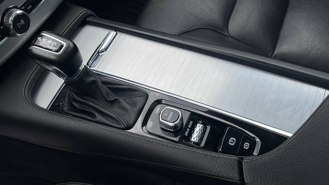 VOLVO XC90 T6 MOMENTUM 2015