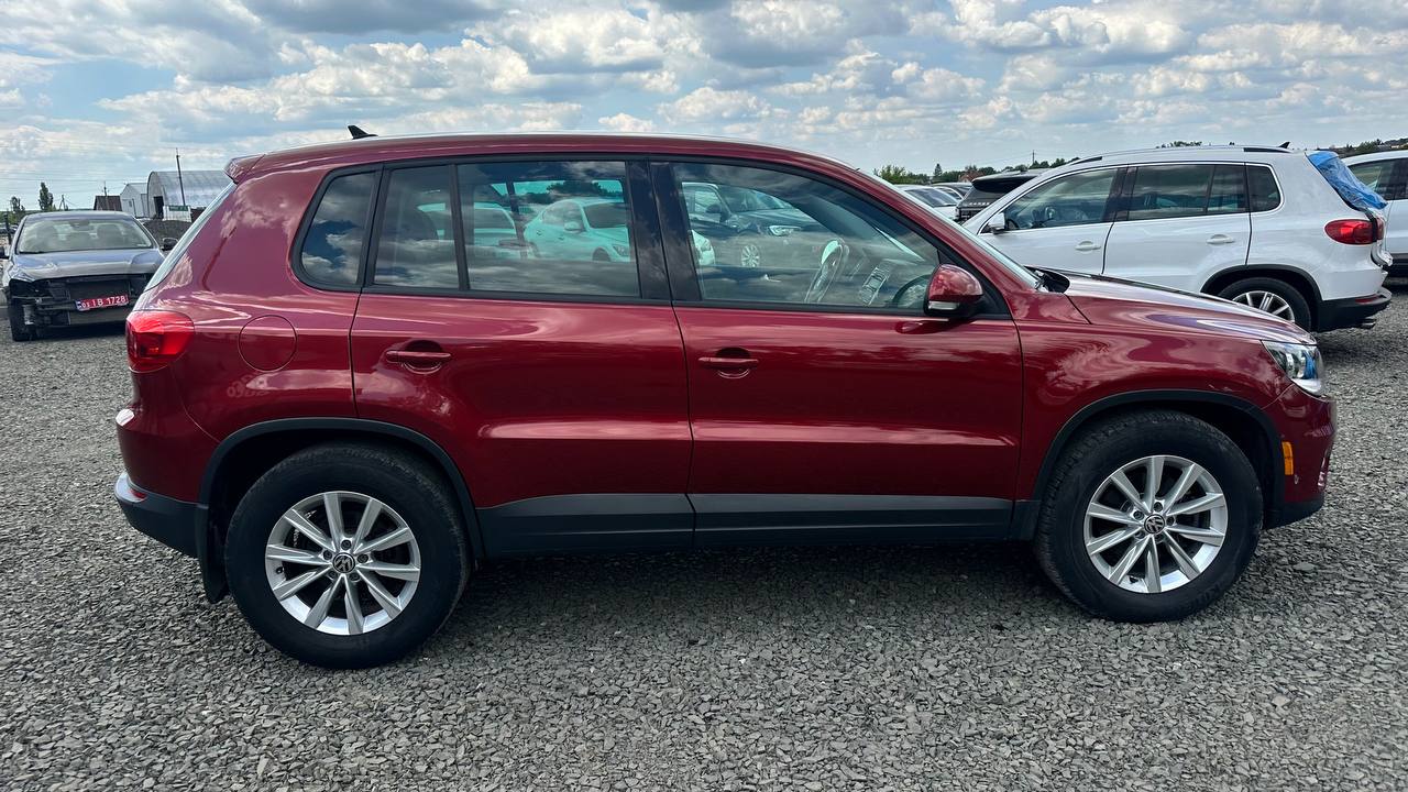 VOLKSWAGEN TIGUAN S 2013