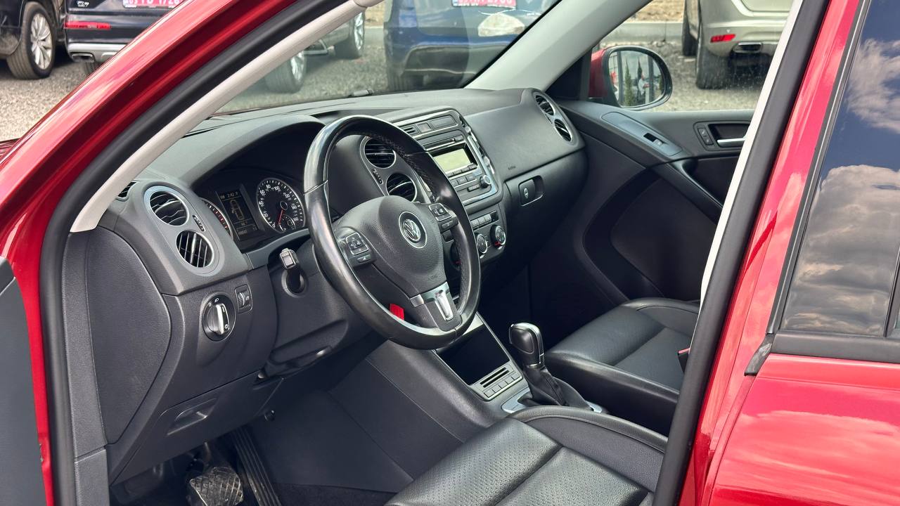VOLKSWAGEN TIGUAN S 2013