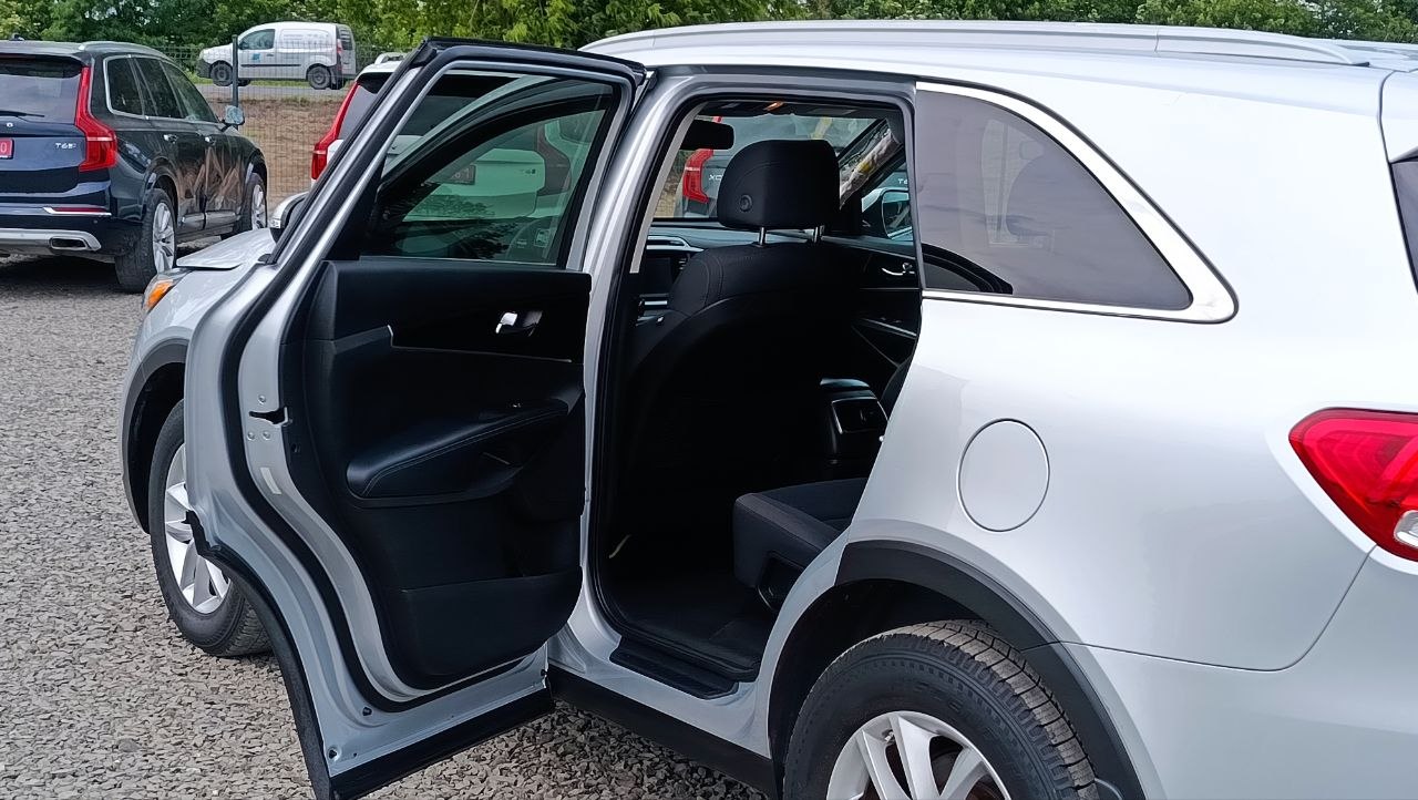 KIA SORENTO LX 2016