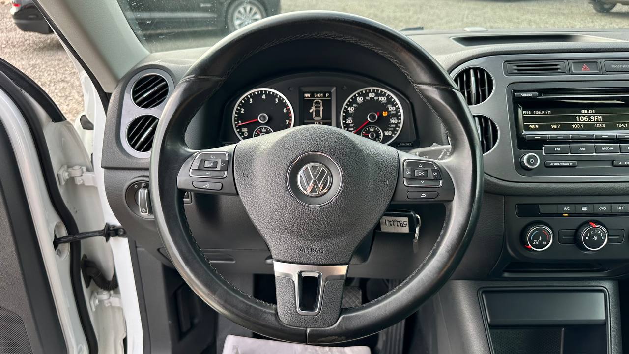 VOLKSWAGEN TIGUAN S 2014