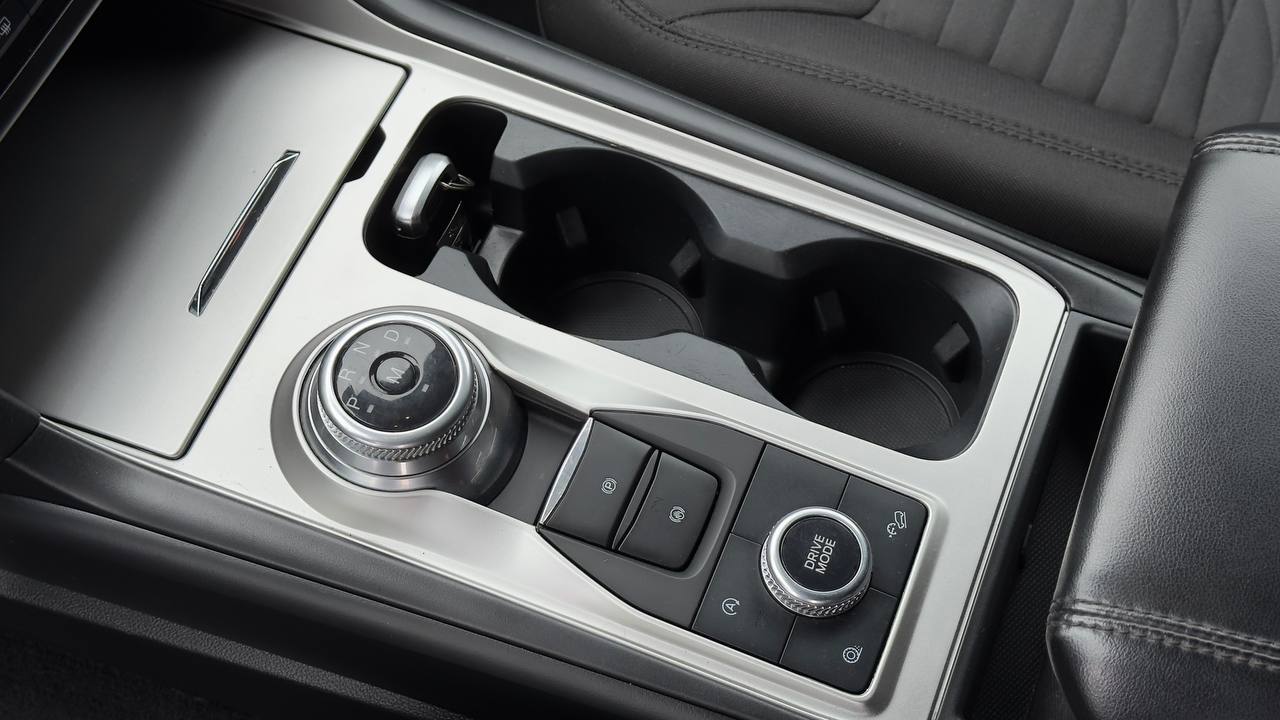 FORD EXPLORER XLT 2020