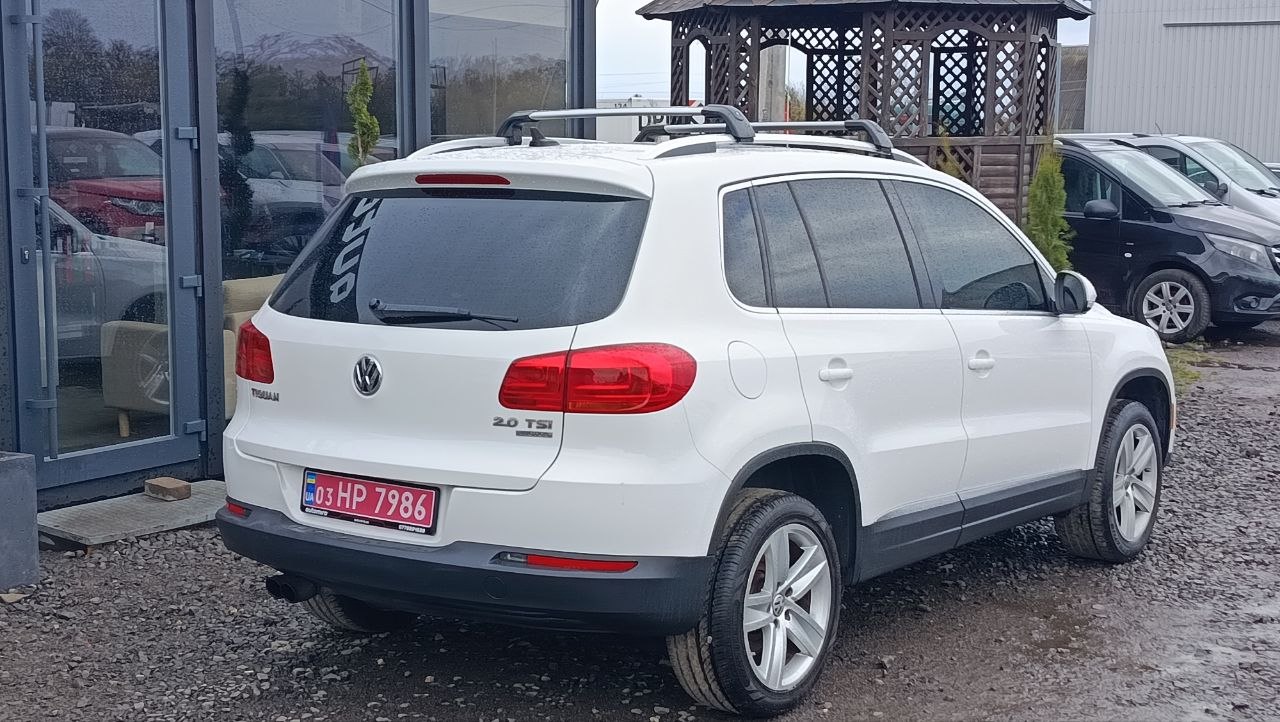 VOLKSWAGEN TIGUAN SE 2012