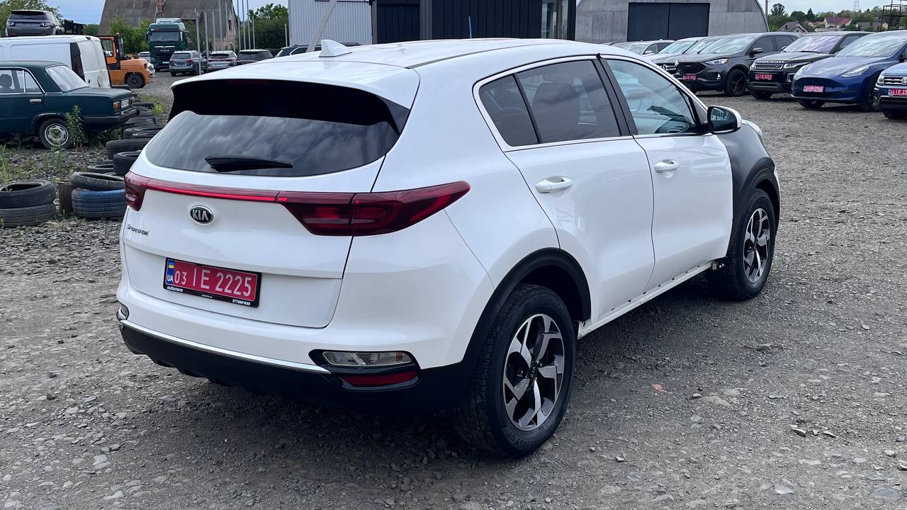 KIA SPORTAGE LX 2020
