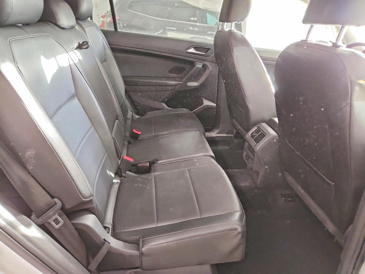 VOLKSWAGEN TIGUAN SE 2017