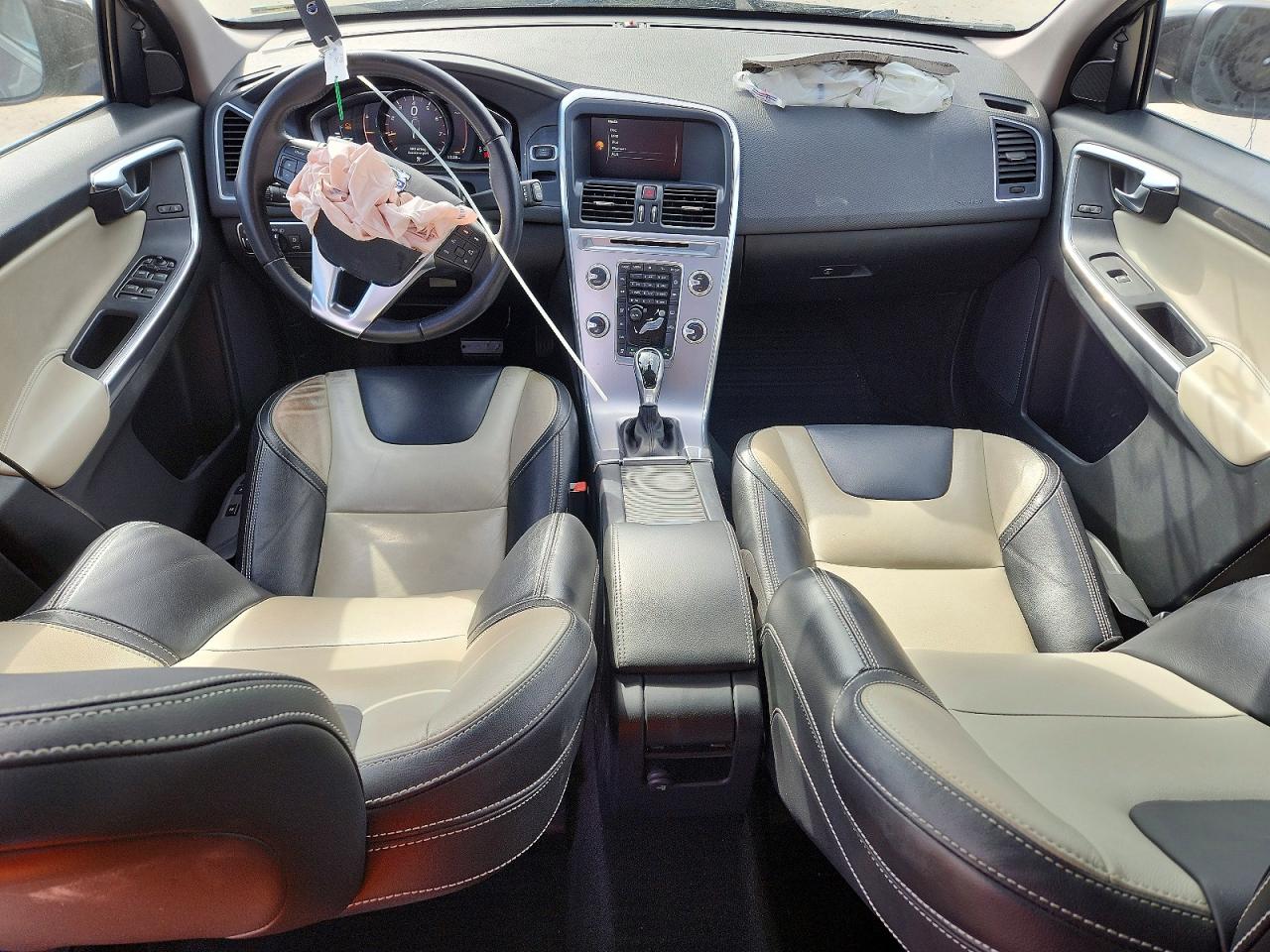 VOLVO XC60 T6 DYNAMIC 2016