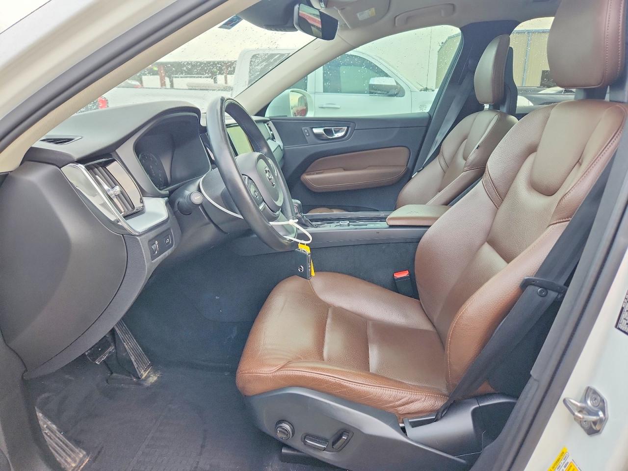 VOLVO XC60 T5 MOMENTUM 2017