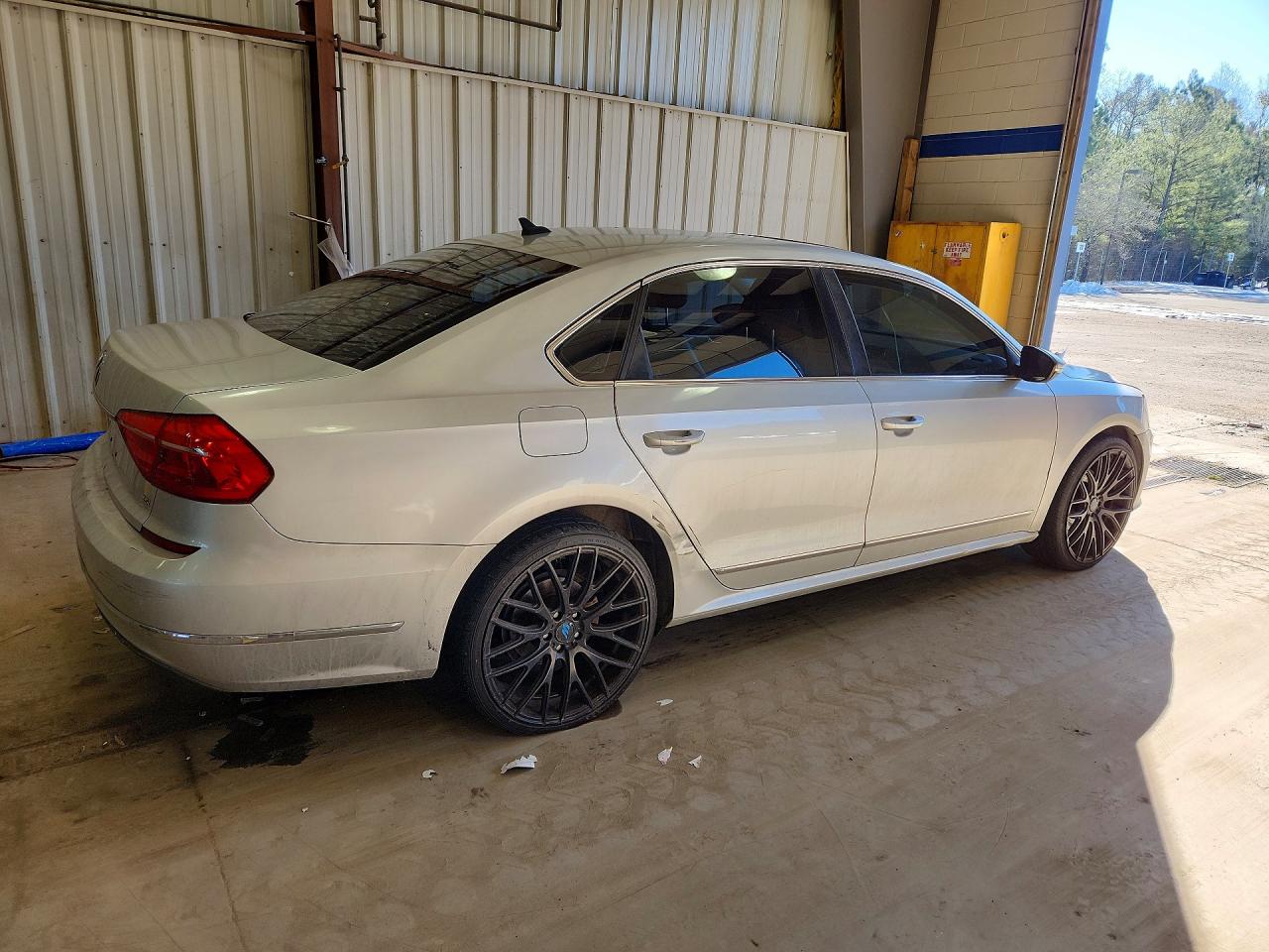 VOLKSWAGEN PASSAT SE 2016