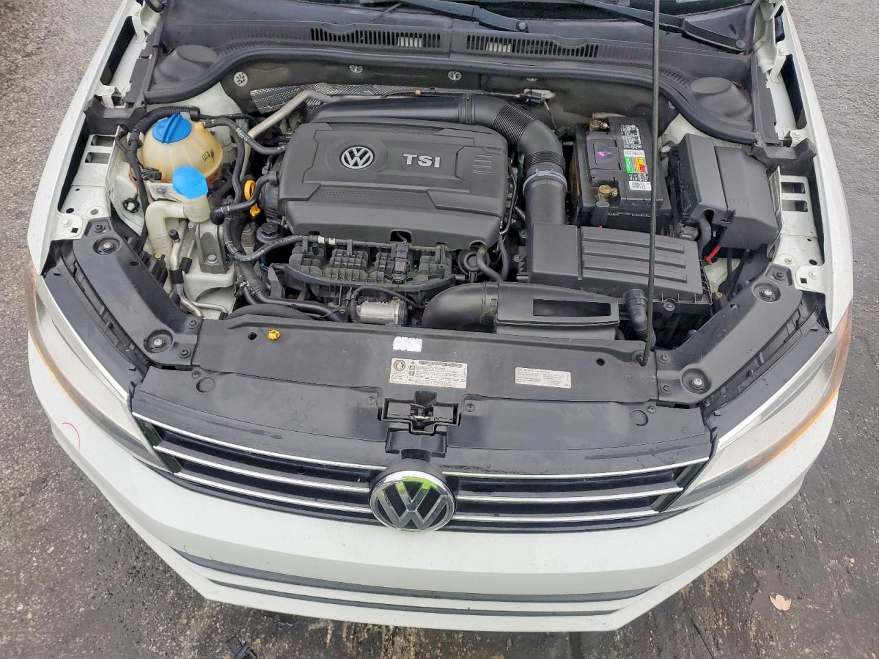 VOLKSWAGEN JETTA SE 2014