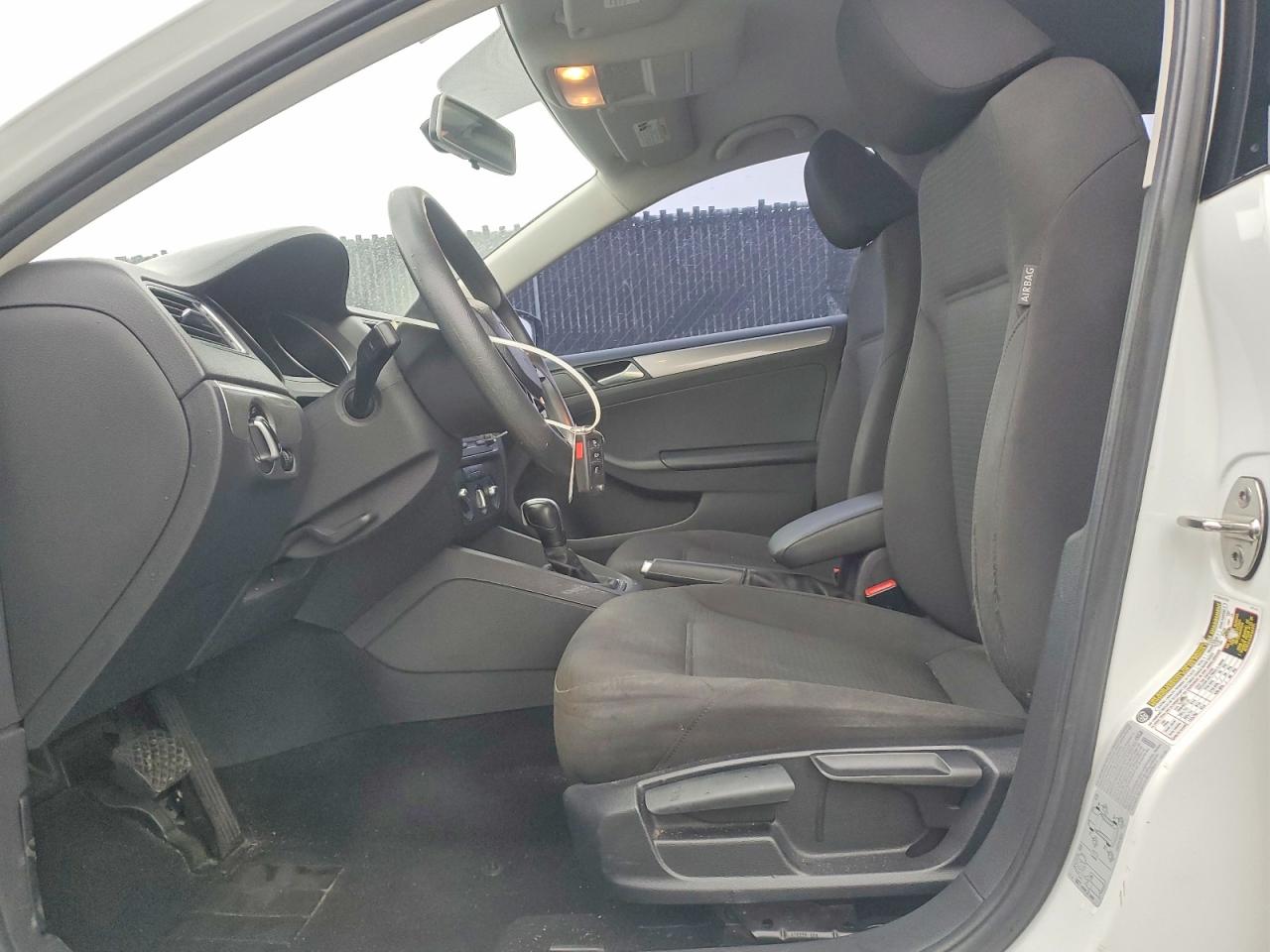 VOLKSWAGEN JETTA SE 2014