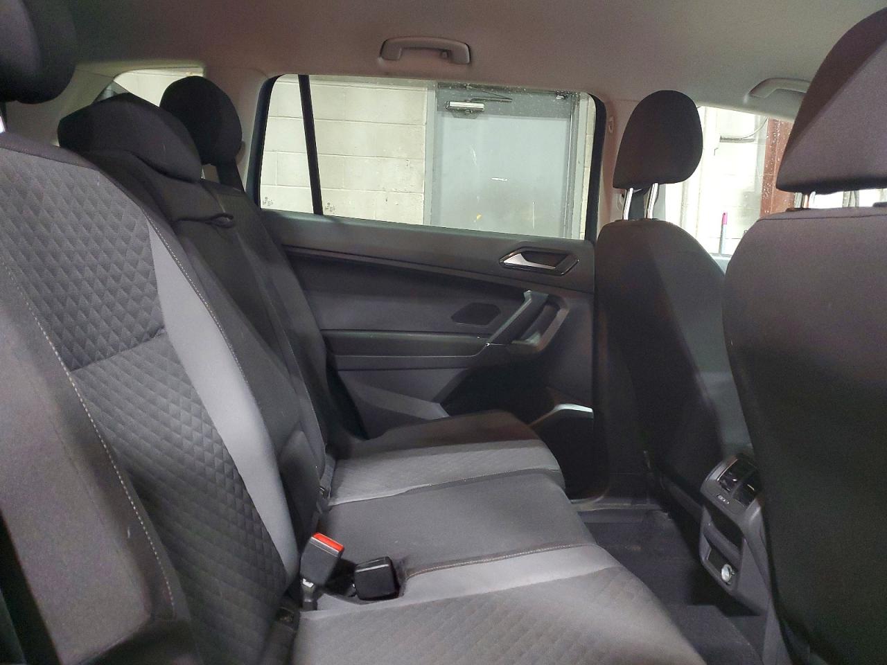 VOLKSWAGEN TIGUAN S 2018