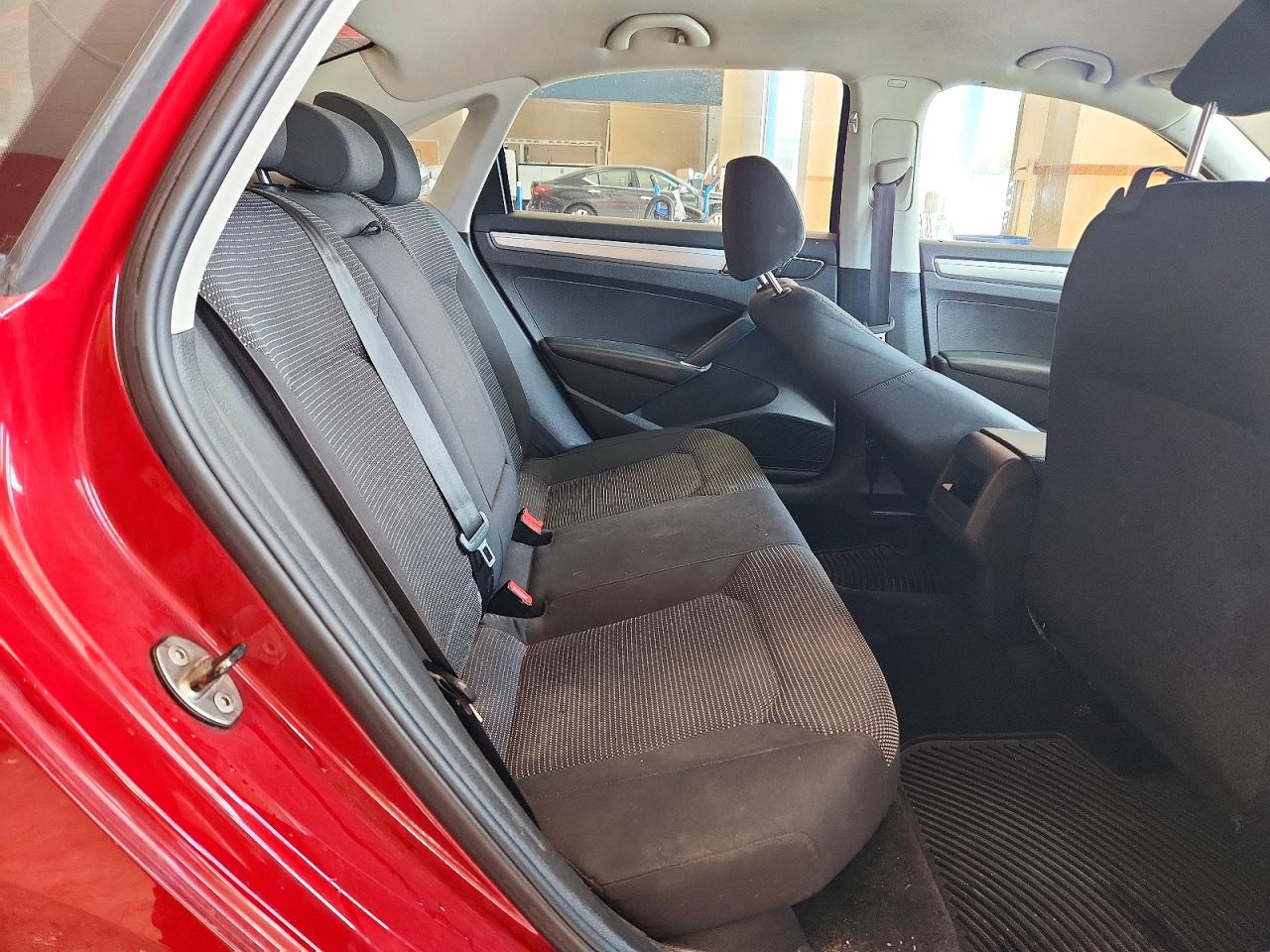 VOLKSWAGEN PASSAT S 2016