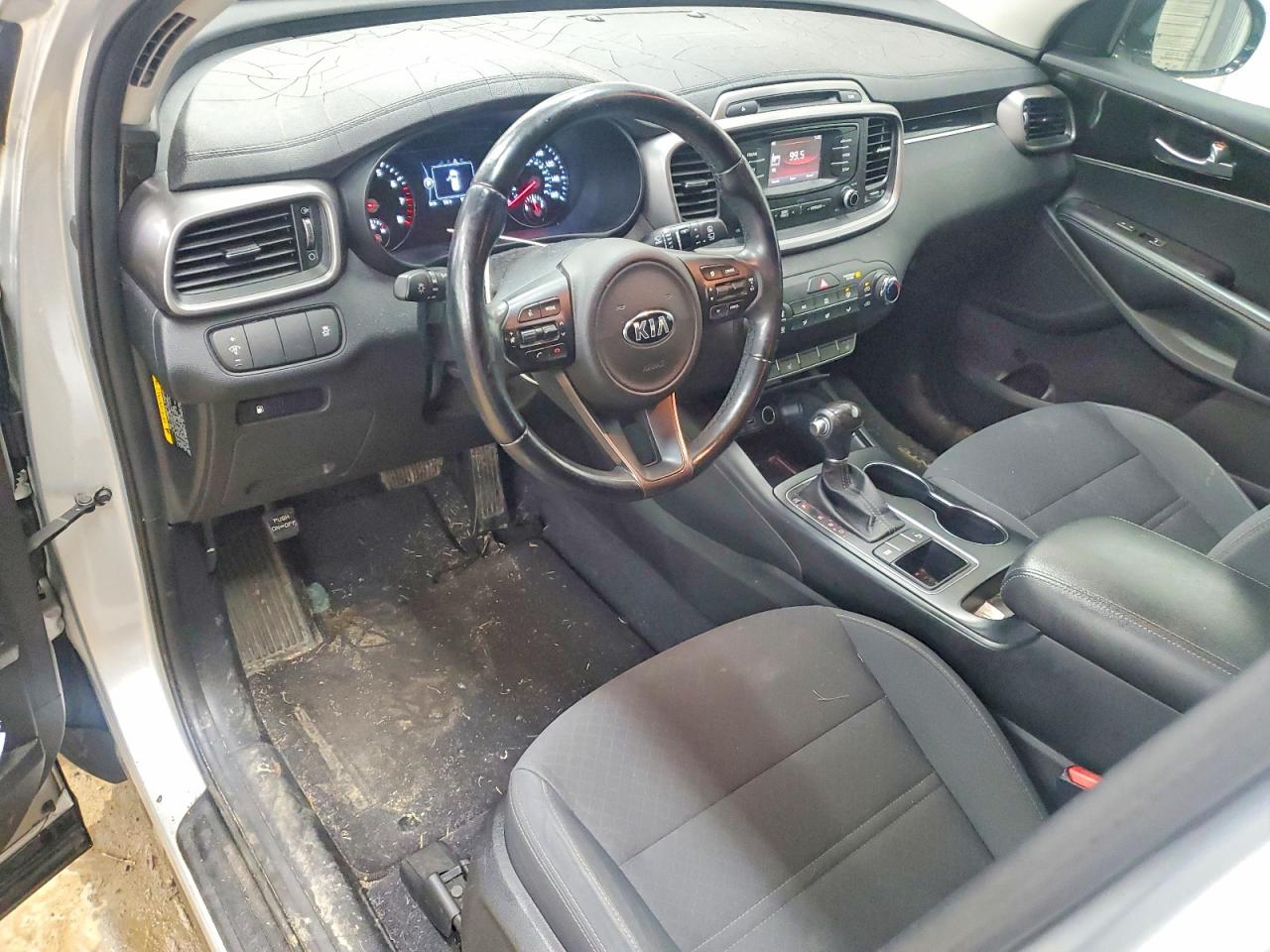 KIA SORENTO LX 2015