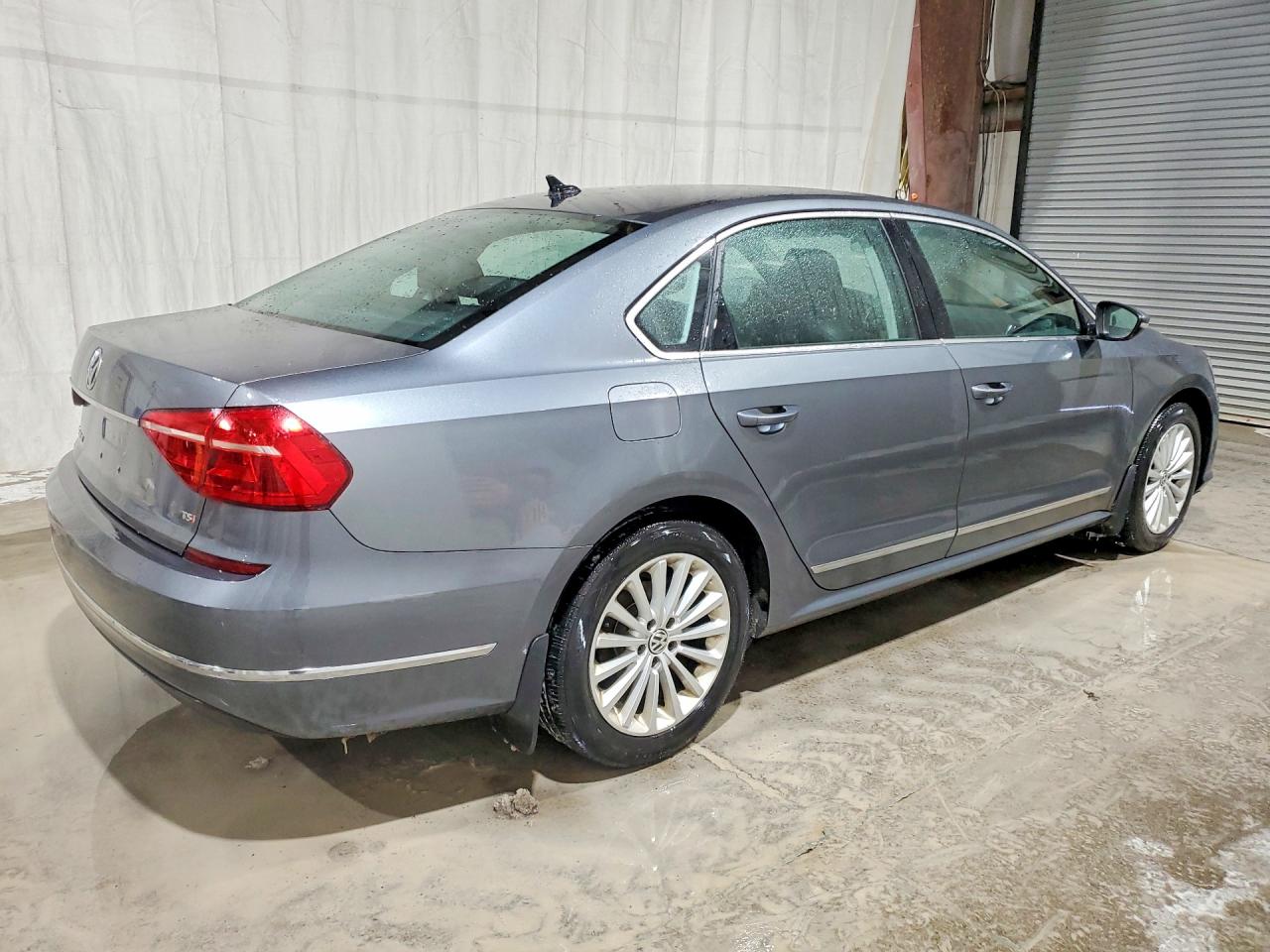 VOLKSWAGEN PASSAT SE 2015