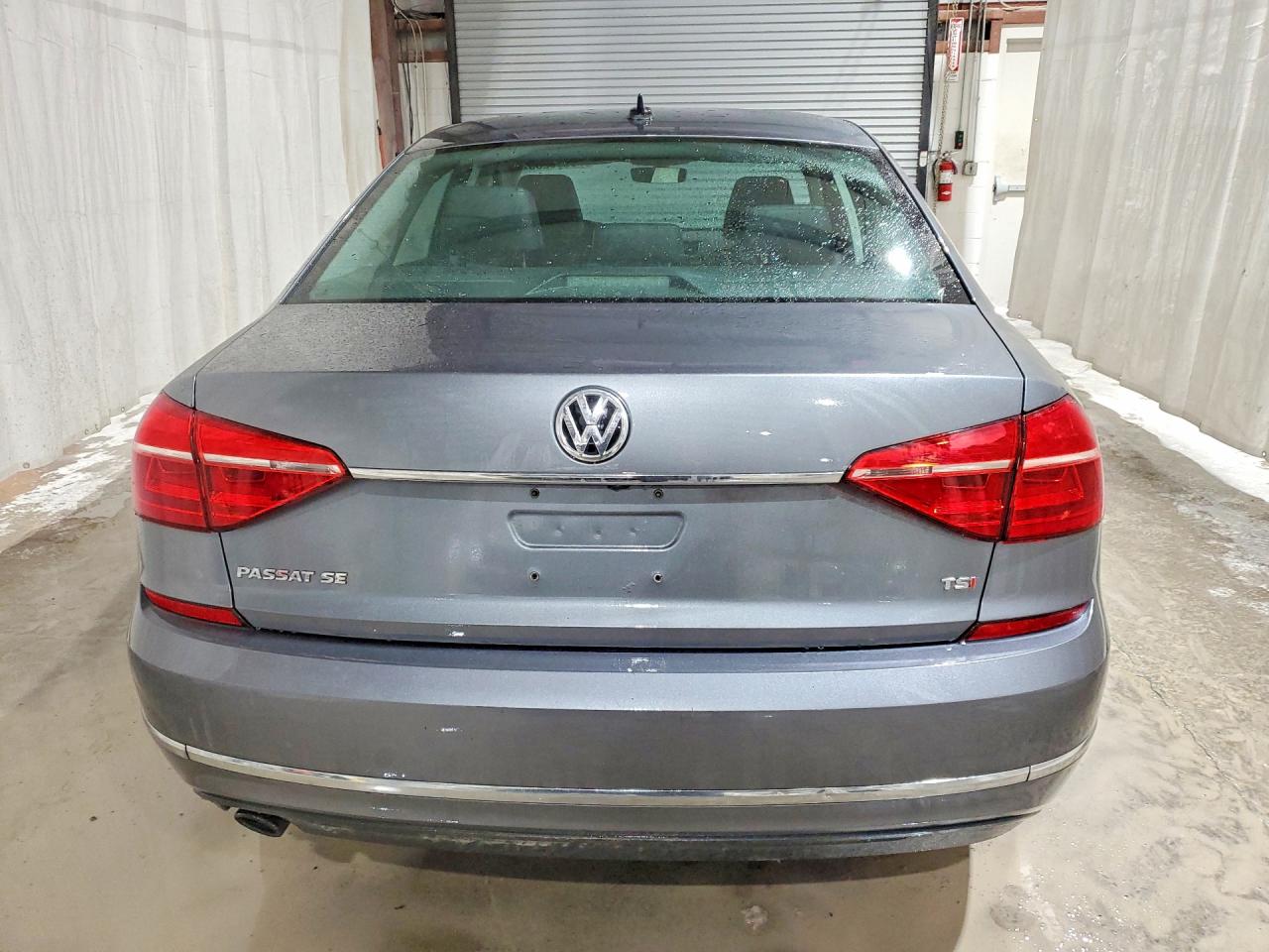 VOLKSWAGEN PASSAT SE 2015