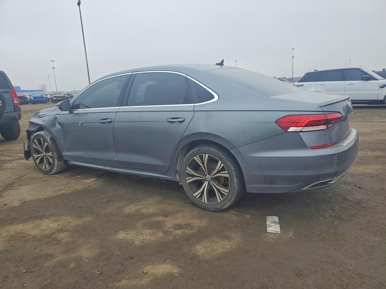VOLKSWAGEN PASSAT SE 2021
