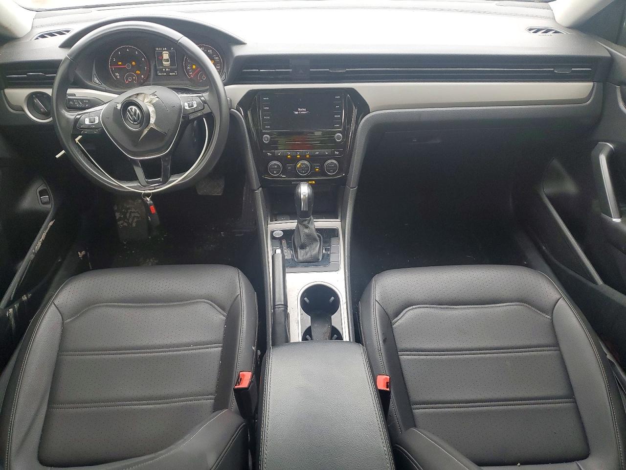 VOLKSWAGEN PASSAT SE 2021