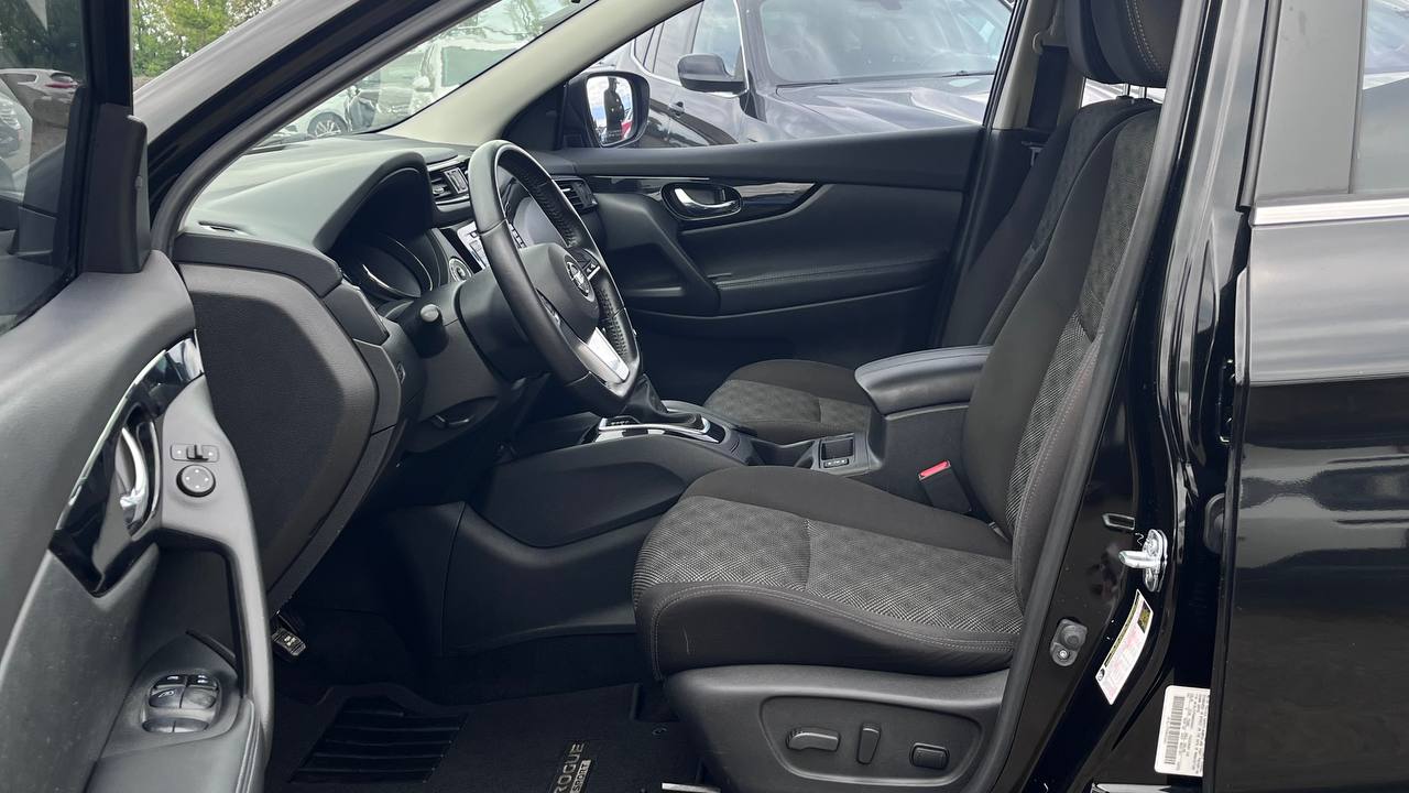 NISSAN ROGUE SPORT SV 2017