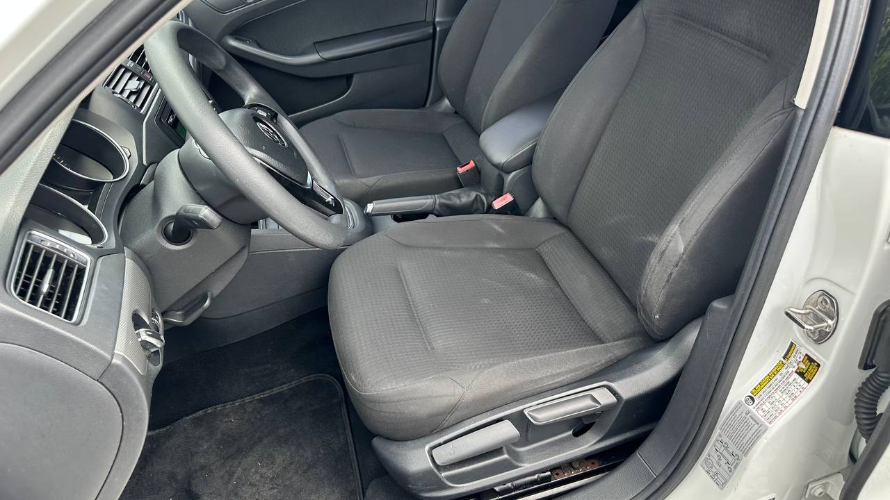 VOLKSWAGEN JETTA SE 2014