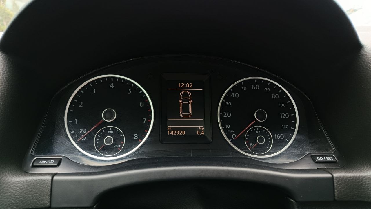 VOLKSWAGEN TIGUAN SE 2012