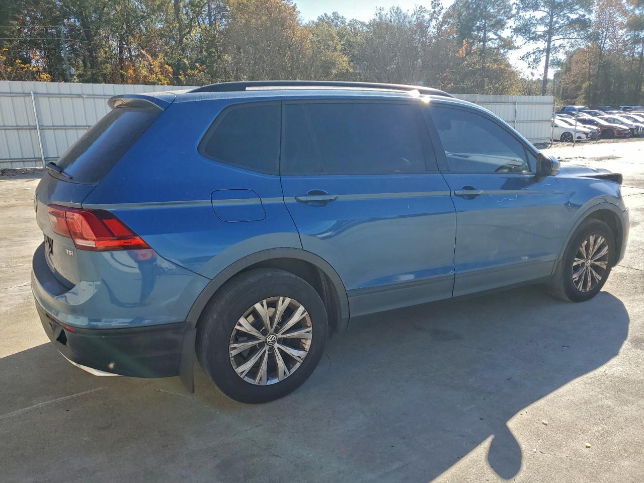 VOLKSWAGEN TIGUAN S 2017