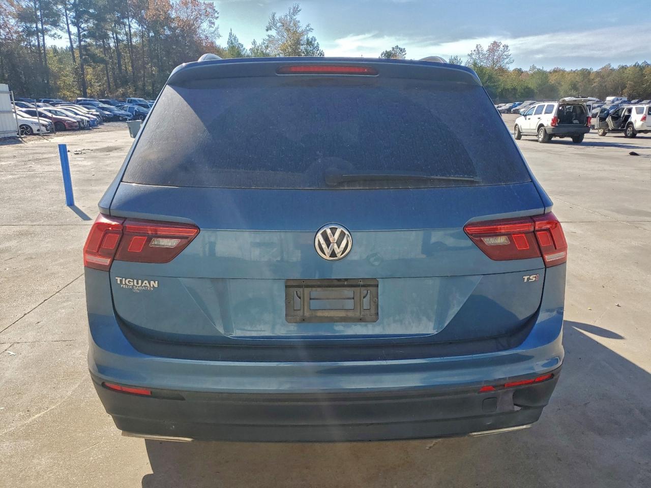 VOLKSWAGEN TIGUAN S 2017